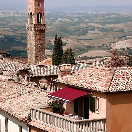 Il Barlanzone Affittacamere Montalcino Bagian luar foto