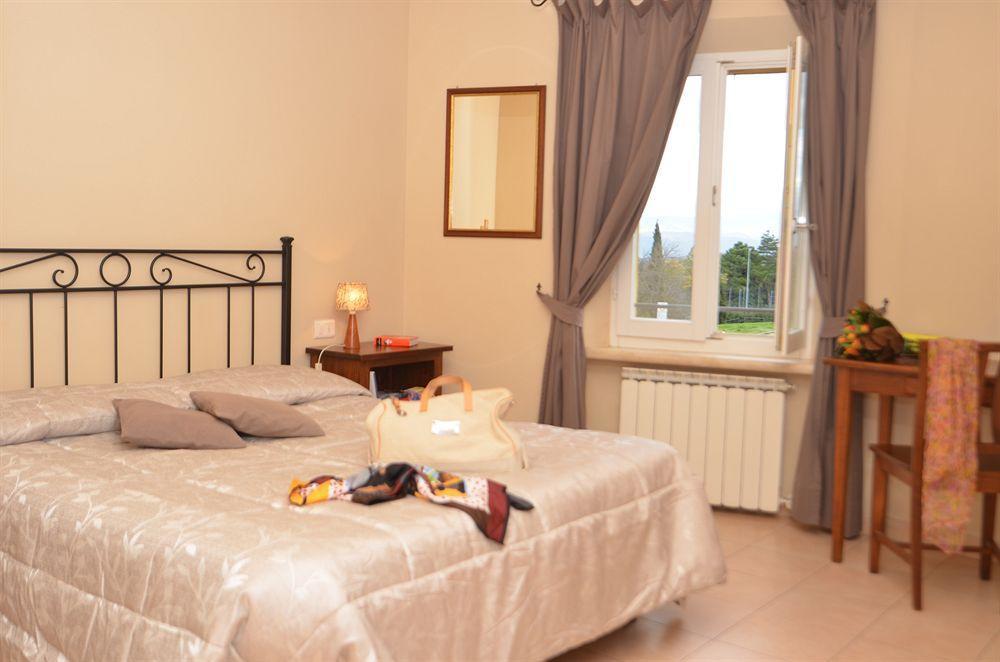 Il Barlanzone Affittacamere Montalcino Bagian luar foto