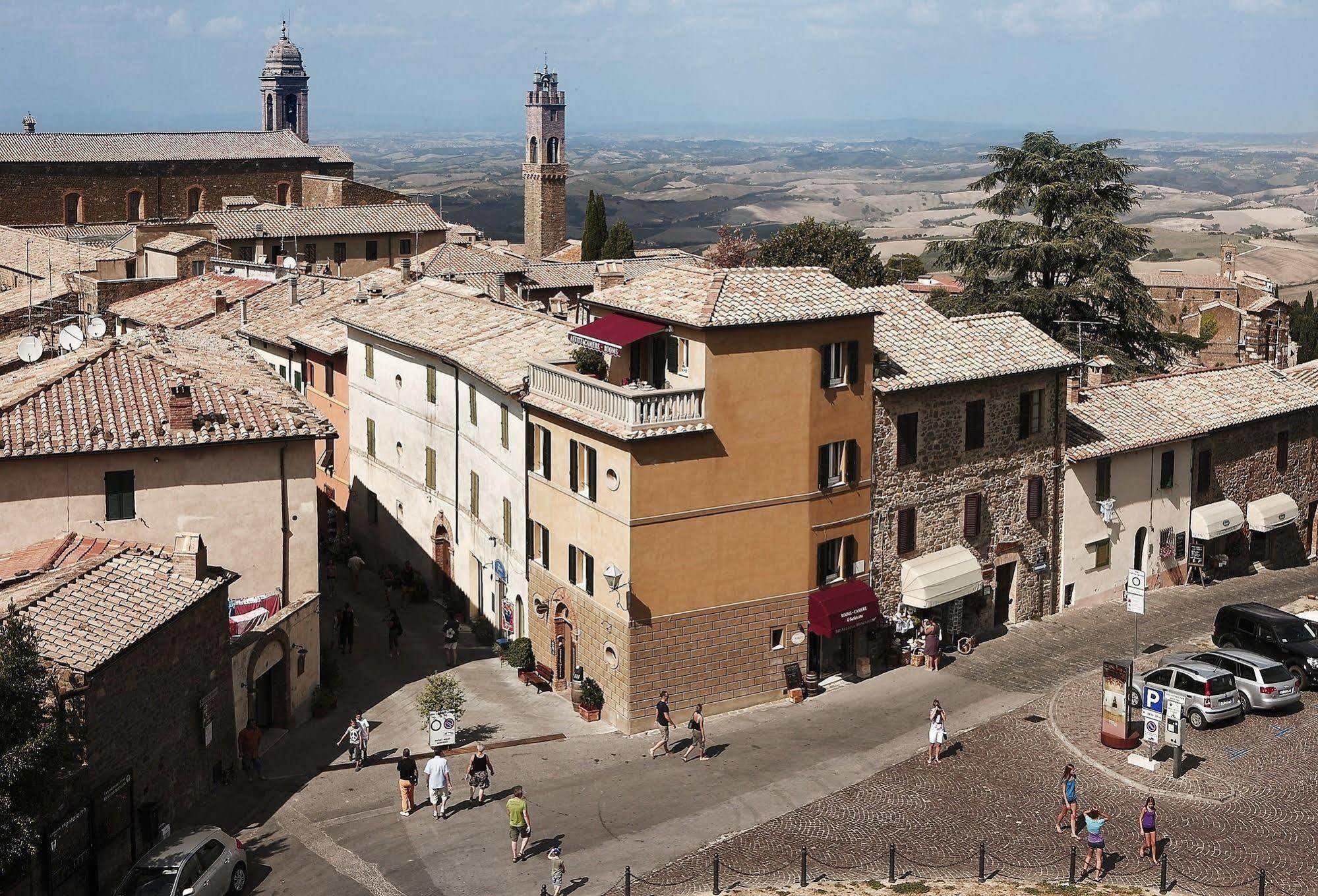Il Barlanzone Affittacamere Montalcino Bagian luar foto