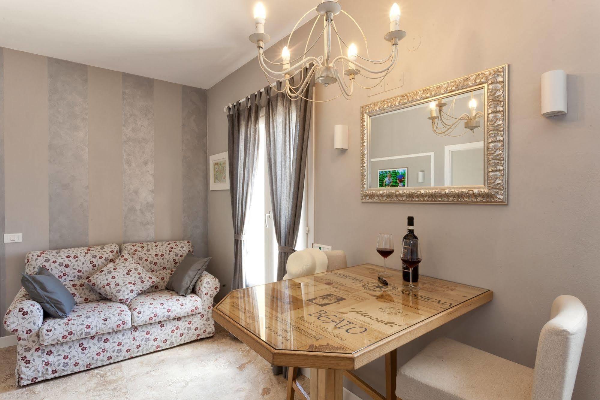 Il Barlanzone Affittacamere Montalcino Bagian luar foto
