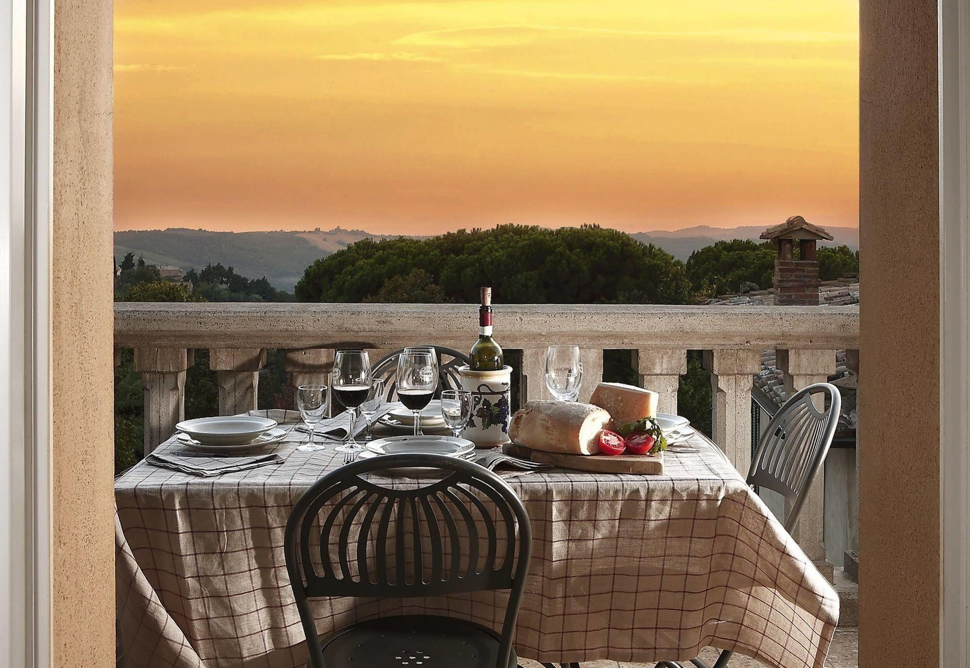Il Barlanzone Affittacamere Montalcino Bagian luar foto