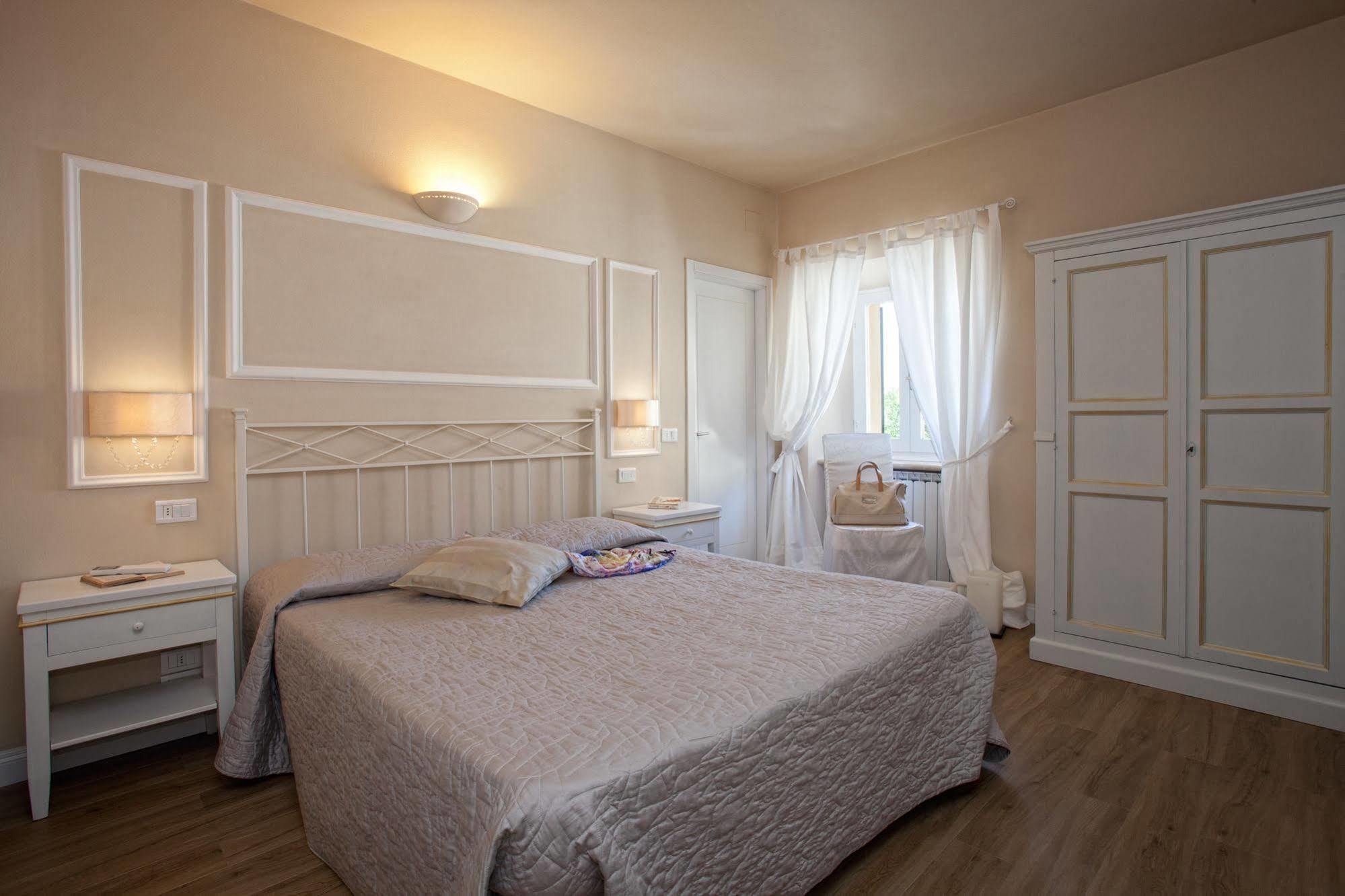 Il Barlanzone Affittacamere Montalcino Bagian luar foto